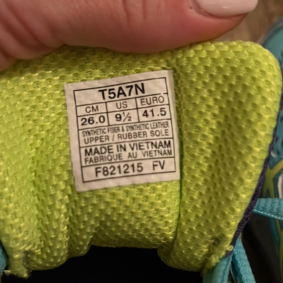 Women’s ASICS running shoes - Picture 3 of 8